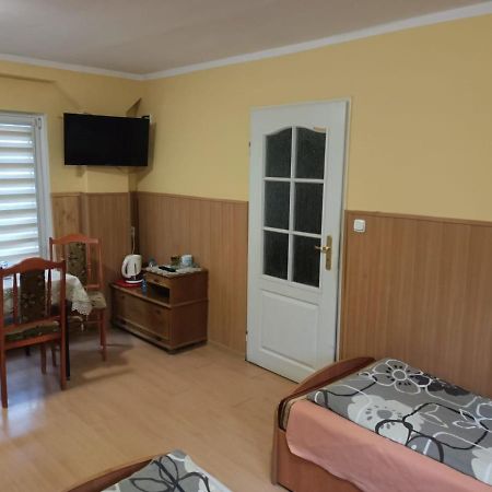Motel Sportowy Osir 亚沃尔 外观 照片