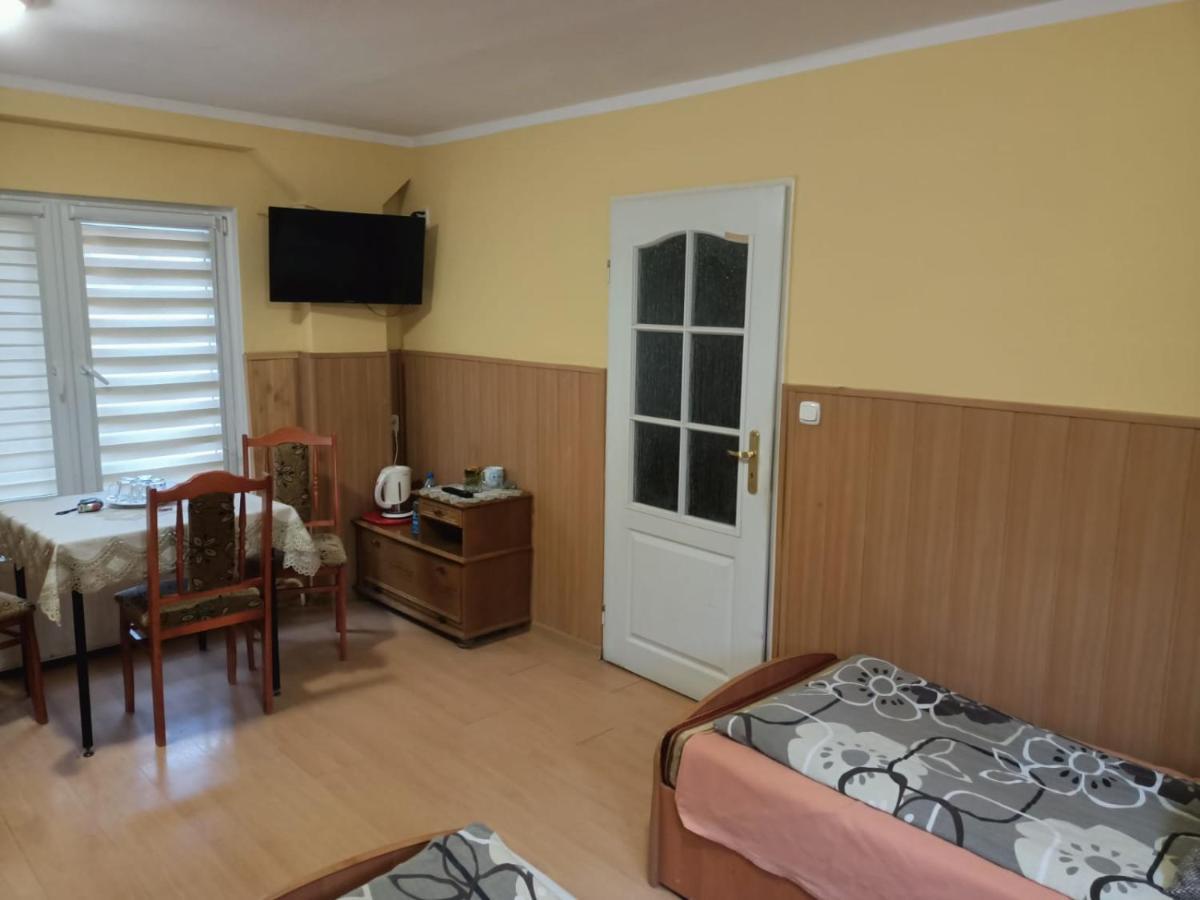 Motel Sportowy Osir 亚沃尔 外观 照片