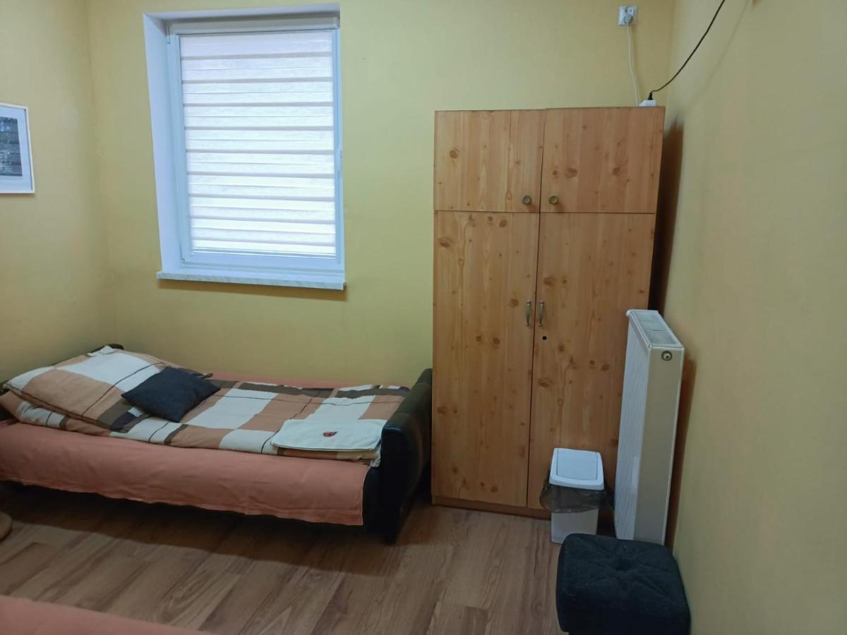 Motel Sportowy Osir 亚沃尔 外观 照片