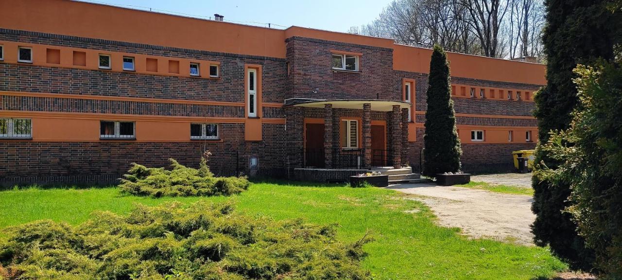Motel Sportowy Osir 亚沃尔 外观 照片